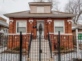 1370 W 78th St, Chicago, IL 60620