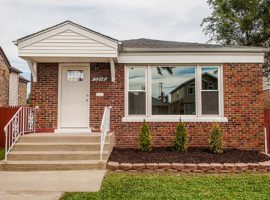 3218 W 83rd Pl, Chicago, IL 60652