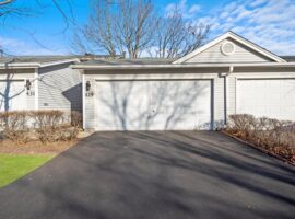 429 Hazelwood Ter Buffalo Grove